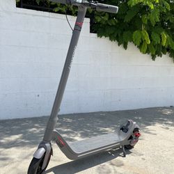 Electric Scooter  Foldable 350W Motor 16 MPH 28 Mile Range