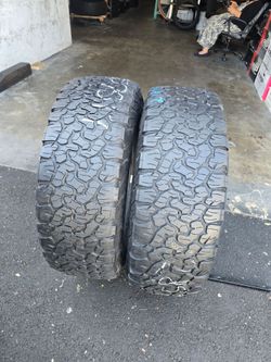 2 used tires Lt285 75r17 Bfgoodrich K02 $120.00