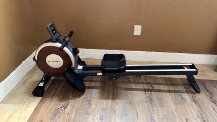 Máquina de remo - máquina para hacer ejercicio