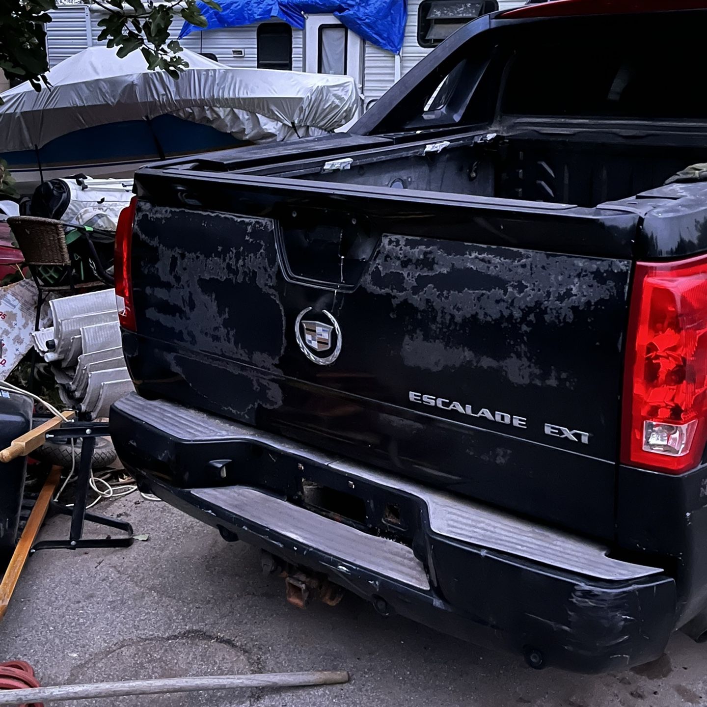 2002 cadillac escalade ext tail lights deals
