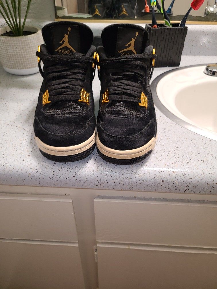 Air Jordan 4 Royalty 