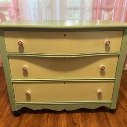 Shabby Chick Dresser
