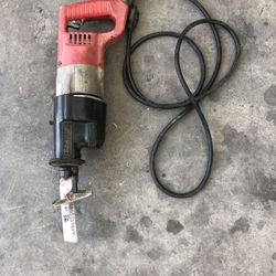 Milwaukee sawsall, good condition