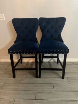 Velvet Bar Chairs Set of 2, 27" Counter Height Bar Stools with Button Decor, Solid Wooden Legs, Blue Modern Upholstered Bar Stools for Kitchen, Pub