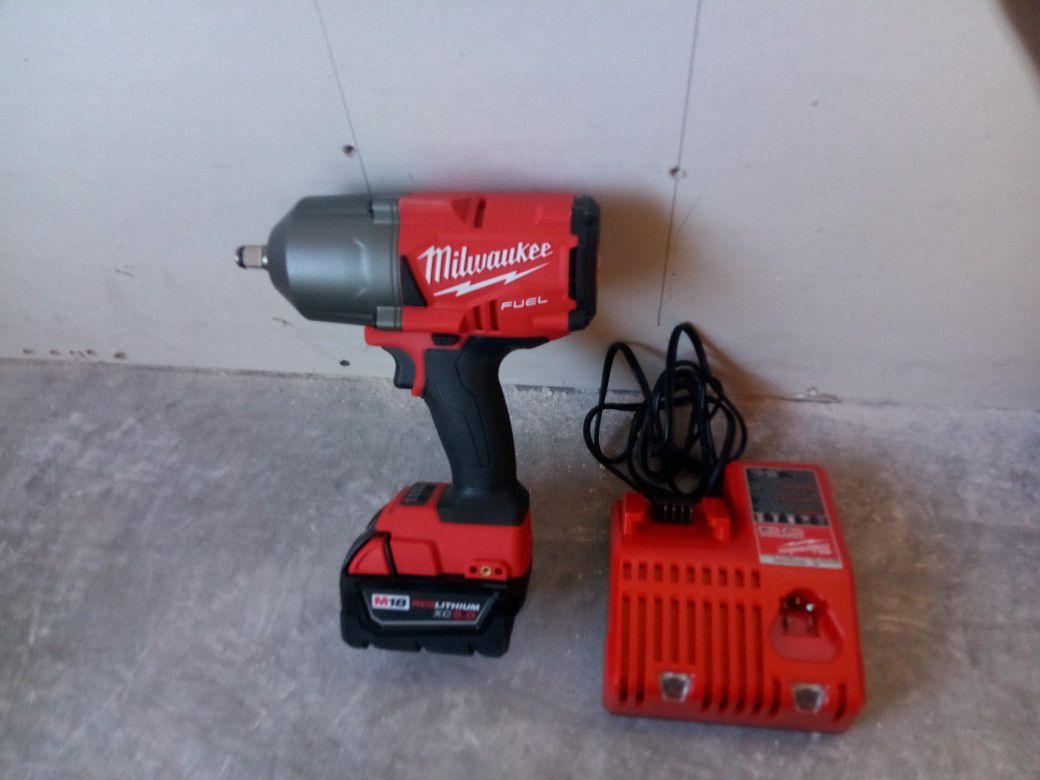 Milwaukee fuel m18 brushless cordless high torque 1/2" impact wrench