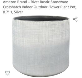 FLOWER PLANT POT INDOOR/OUTDOOR NEW IN A BOX