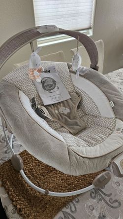 SILLA BEBE CON SONIDOS...ESTA IMPECABLE..COMO NUEVA