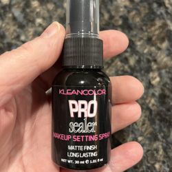 NEW KLEANCOLOR PRO SEALER MAKEUP SETTING SPRAY FULL SIZE $4!
