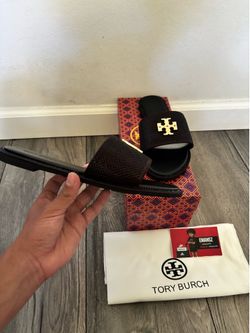 Tory burch Eleanor size 6