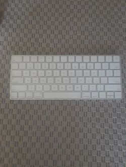 Apple Magic Keyboard Wireless Keyboard Working Fine