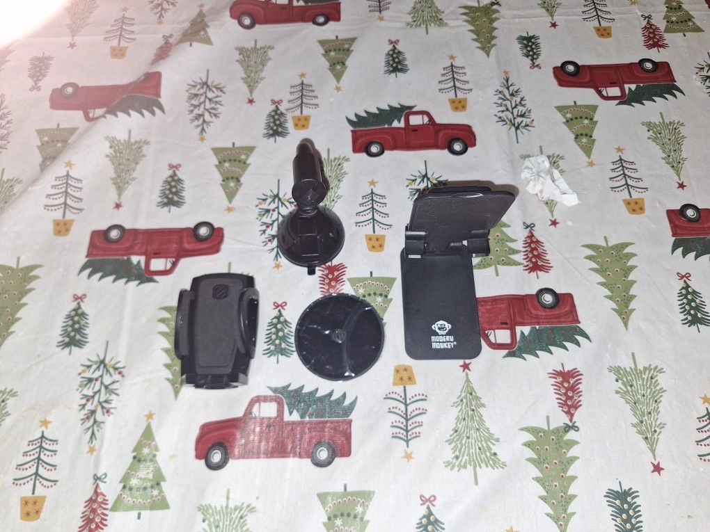 4 in 1 mounting kit for window, dash, vent and console