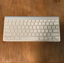 Apple Wireless Keyboard A1314