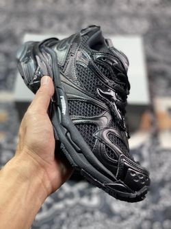 b.alenciaga runner
