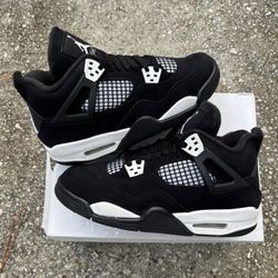 jordan 4 white thunder size 7y