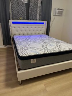 Queen Size Mattress Pillow Top New Bedframe sold separately