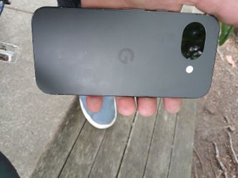 Google Pixel 10 Smartphone Dark Gray
