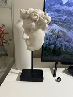 David Face Statue