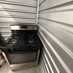 Stove & Refrigerator