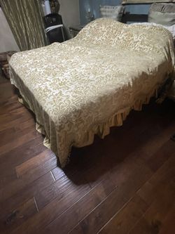 Bedspread and Designer pillows