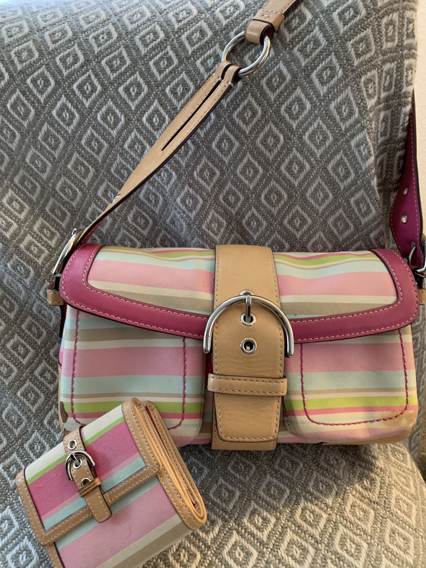 Small Coach purse with matching wallet