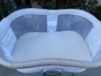 Halo Swivel Bassinet