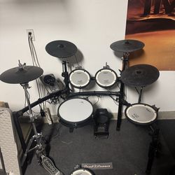 Roland TD-15 with Vh-10 Hi Hats