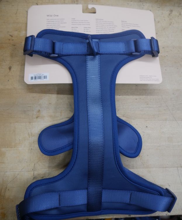 New Wild One Dog Harness Size Large blue