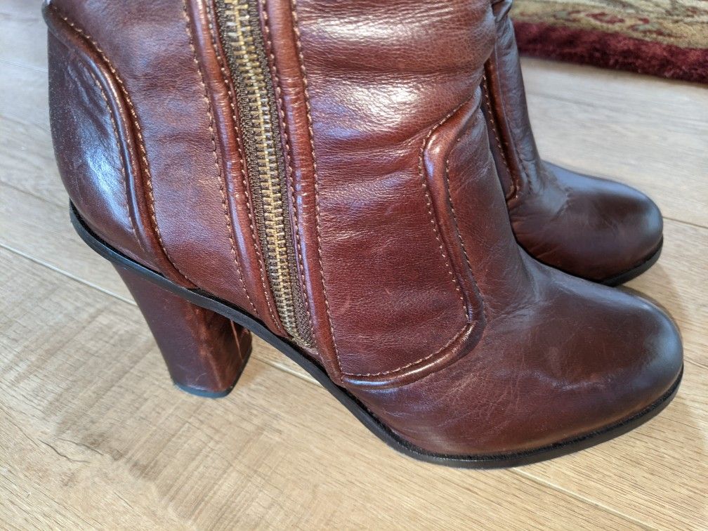 Frye Women's Leather Boots- Size 8. Style: Sylvia Piping