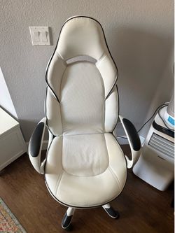 Gaming chair