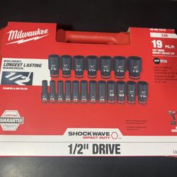 Milwaukee 19 Piece 1/2 Impact Socket 