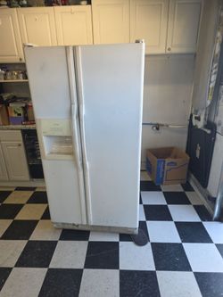 Free Fridge..Refrigerator..working