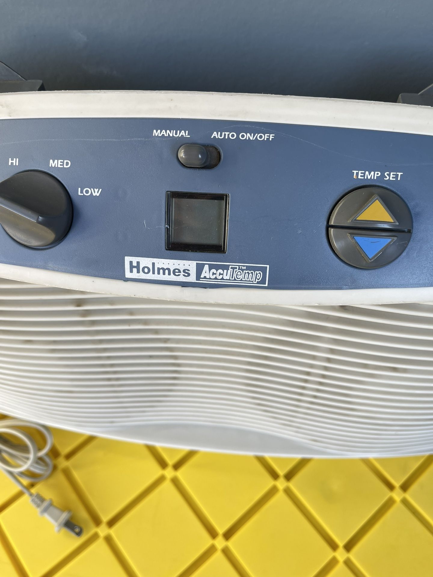 Holmes Accutemp Window Fan for Sale in Edgewood, WA OfferUp