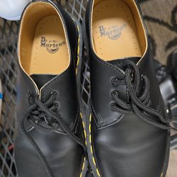 Dr marten Shoes Size 5