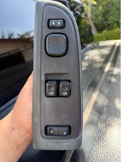 Powerfold mirrors door switch