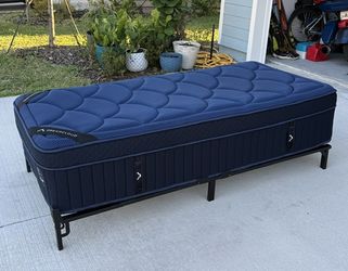 Dream Cloud Twin XL Ultra Hybrid Mattress