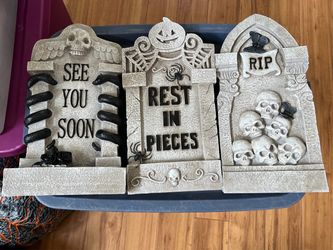 3 Halloween tombstones