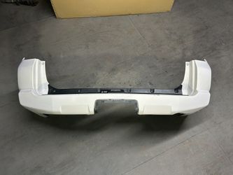 2014 - 2018 TOYOTA 4 RUNNER REAR BUMPER OEM