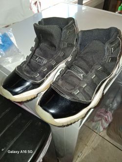 5 1/2 black youth Jordans