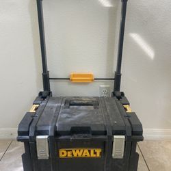 Dewalt Toughsystem 2.0 rolling tool box