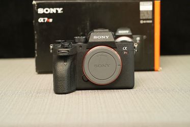 Sony Alpha a7R V 61MP Full-Frame Mirrorless Camera - Body Only - BRAND NEW