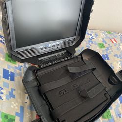 GAEMS Vanguard Travel Gaming Monitor with Speakers