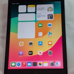 NICE APPLE iPad 6 6TH GEN 32GB WIFI iOS17