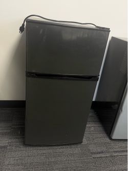 3.2 Cu.Ft Mini Fridge with Freezer(Sw839)