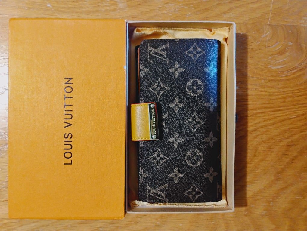 LOUIS VUITTON Wallet