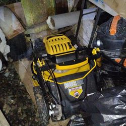 DeWalt Push Mower With Bag