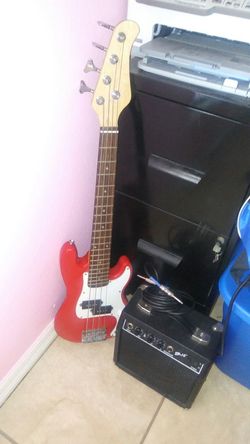 Bass gitar With amp.very good condition