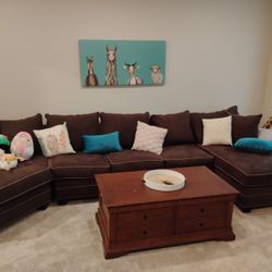 HM Richards Sectional Couch with Chez