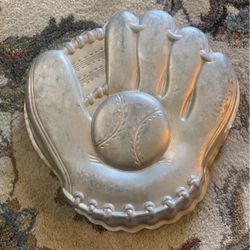 Baseball Glove Cake Pan