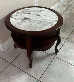 Vintage Circular Lane Marble Top Table 27.5” in diameter 22”H