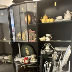 Big 3 Peice Laqqure 80’s Vintage China Cabnet 